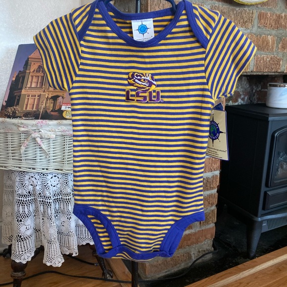 NWT CREATIVE KNITWEAR LSU TIGER ONESIE SIZE 6-9 months - Picture 2 of 16